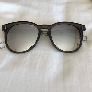 Mirror lens black sunglasses